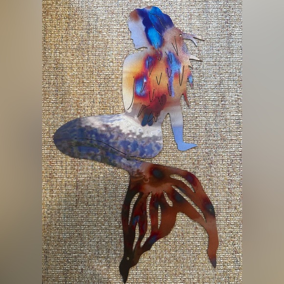 NEW - Metal Mermaid Cut-Out Silhouette
Wall / Yard Art with Hanging Hardware - Picture 4 of 5